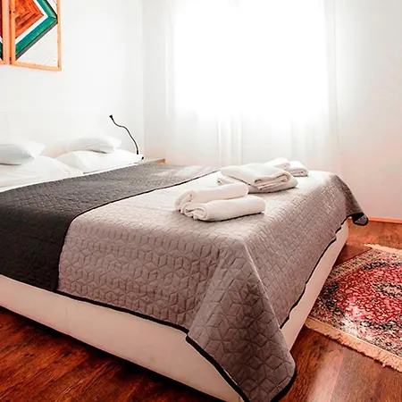 Tara & Noemi Deluxe Apartman