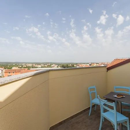 Tara & Noemi Deluxe Apartman