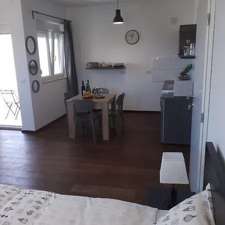 Tara & Noemi Deluxe Apartman
