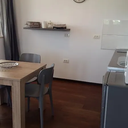 Tara & Noemi Deluxe Apartman